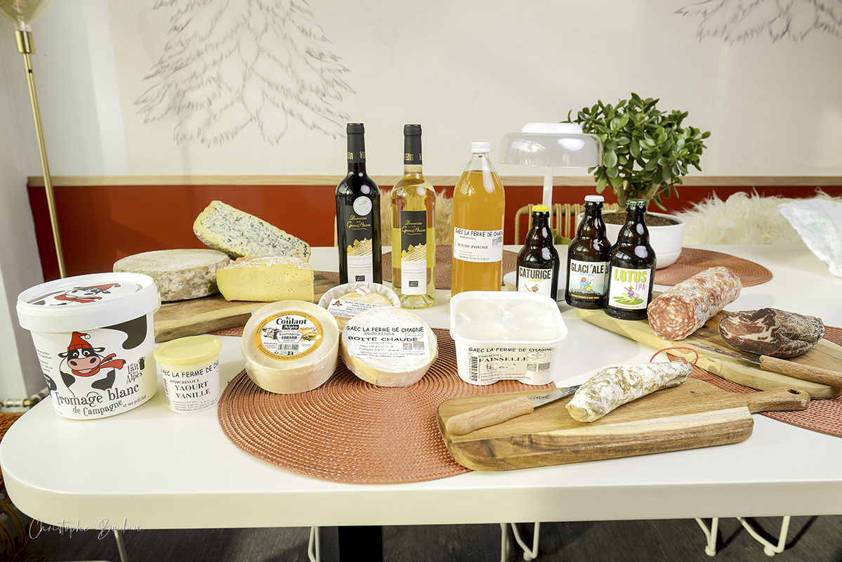 Produits locaux du Spot Gourmand, dont les vins du Domaine de la Grande Hauche